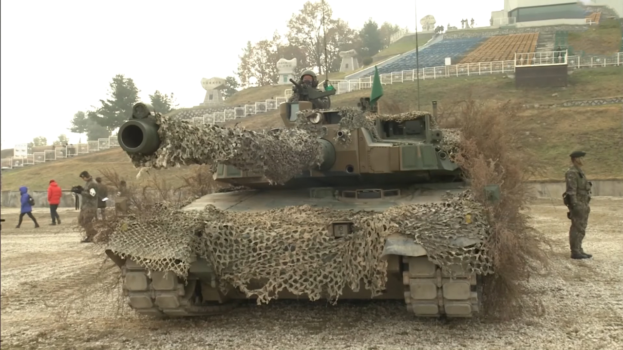 K2 Black Panther Gesamtansicht seitlich, ohne Wappen oder Truppenkennzeichen im Bild