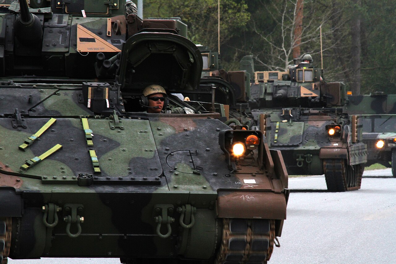 M2 Bradley Gesamtansicht, ohne Wappen oder Truppenkennzeichen