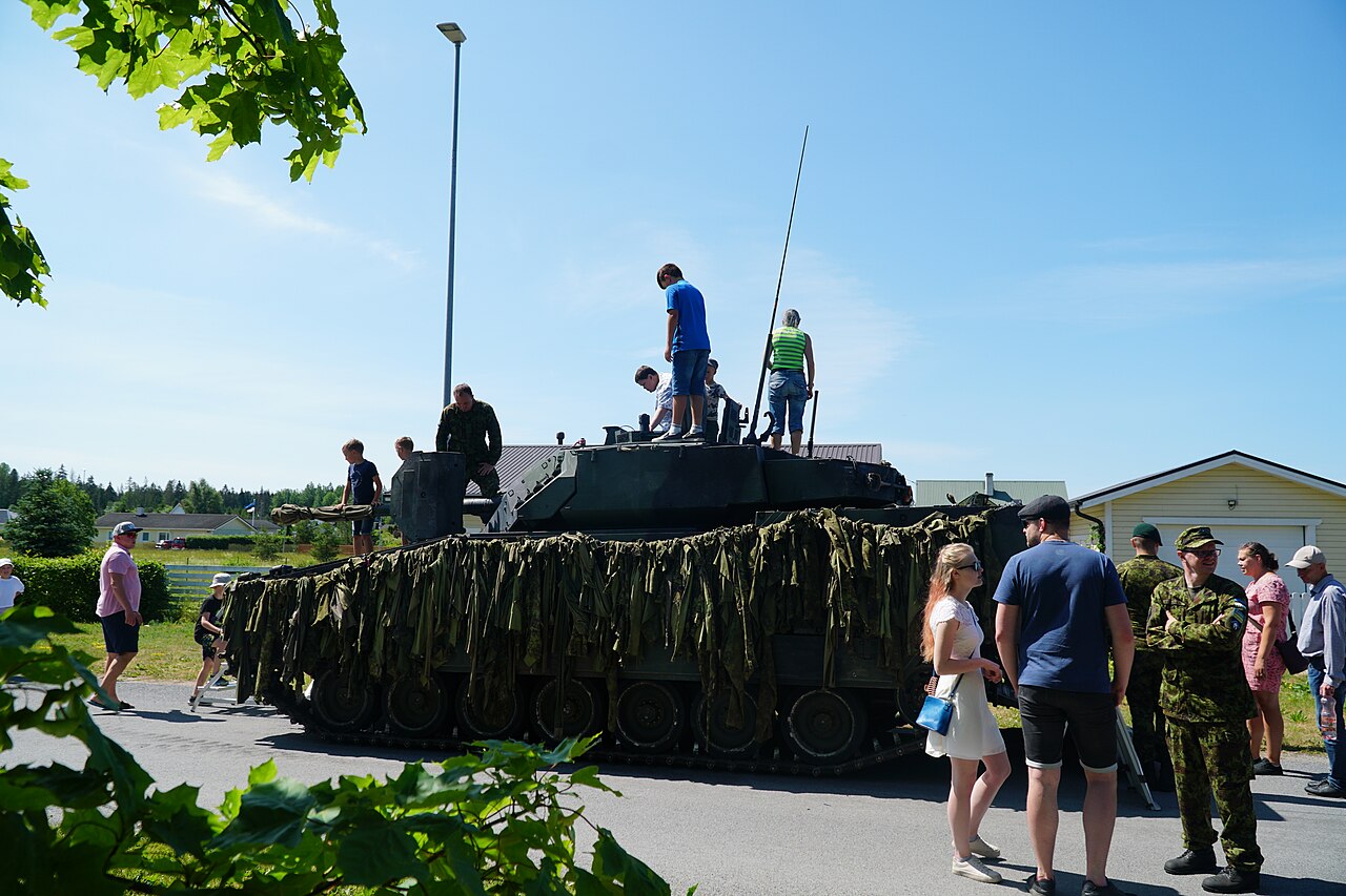 CV90 Gesamtansicht seitlich, ohne Wappen oder Truppenkennzeichen im Bild